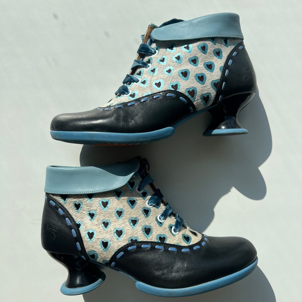 John Fluevog ENNEAGRAM INVESTIGATOR COLLARED LACE-UP ANKLE BOOT size 9
